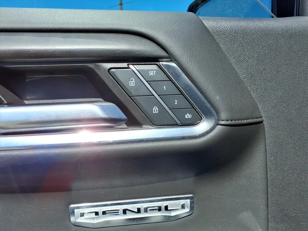 Used 2024 Black GMC Denali image 7