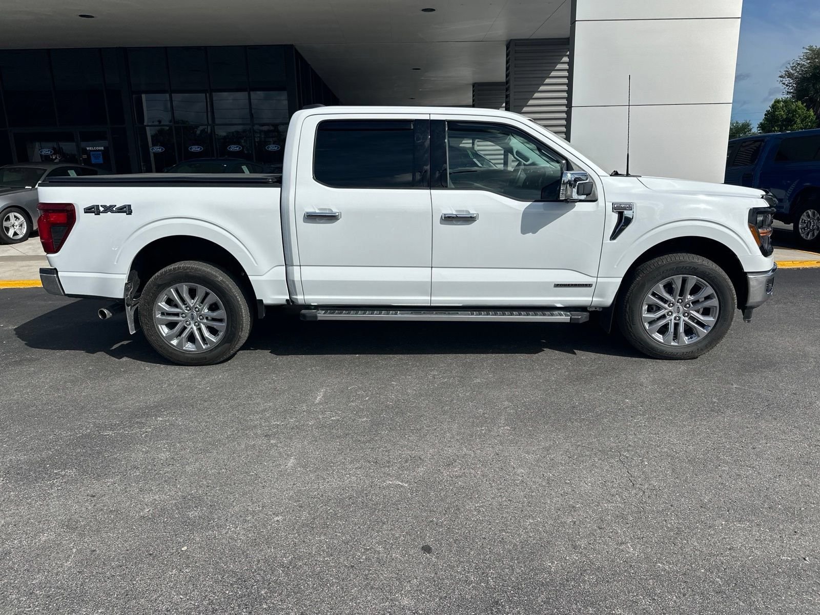 Certified Used 2024 Oxford White Ford XLT image 3