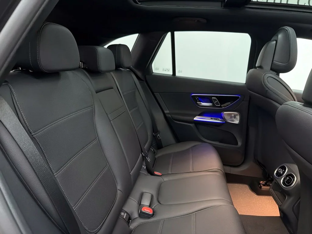 New 2027 Gray Mercedes-Benz GLC 300 image 28