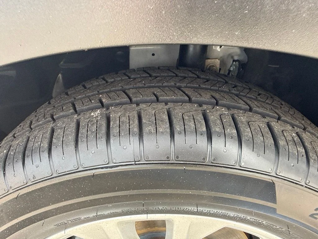 Used 2019 White Ford SEL image 37