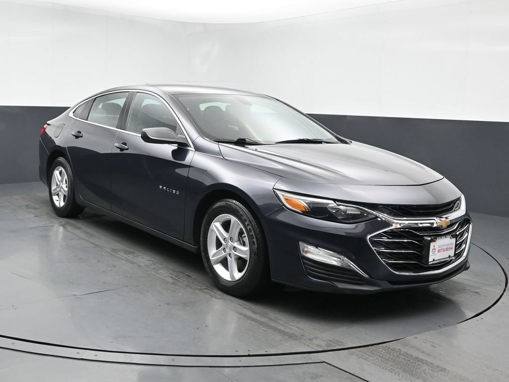 Used 2022 Gray Chevrolet LS image 2
