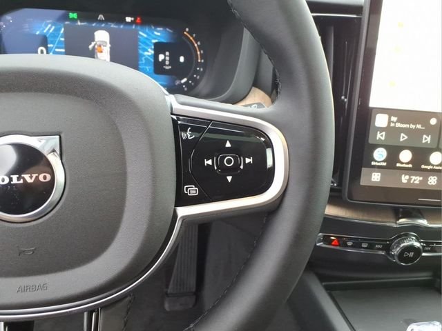 New 2026 Crystal White Volvo Plus image 21