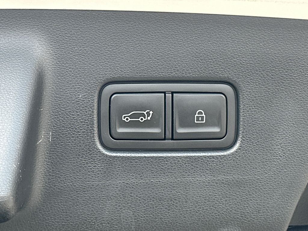 Used 2026 White Hyundai Calligraphy image 19