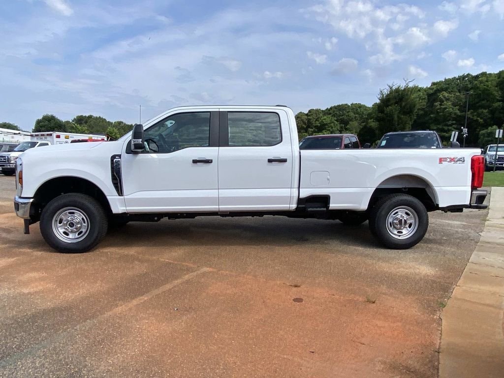 New 2026 Oxford White Ford F-250® XL image 5