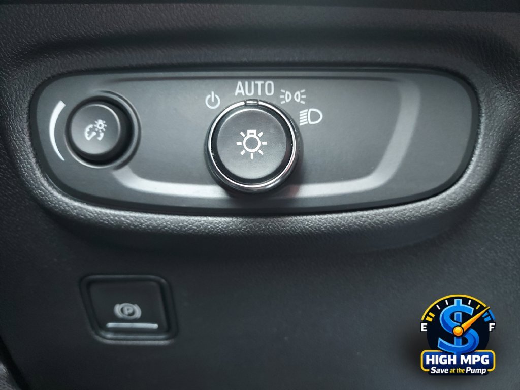 Used 2023 Silver GMC SLE image 9