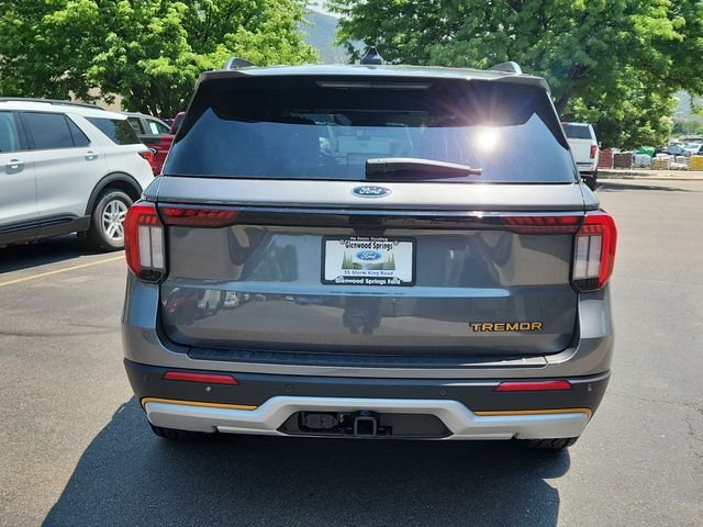 New 2026 Carbonized Gray Metallic Ford Tremor® image 4