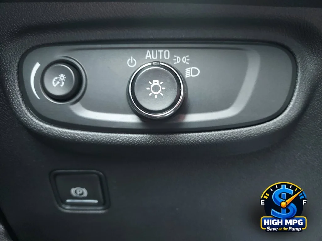 Used 2023 Silver GMC SLE image 9