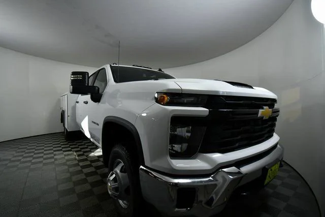 New 2026 Summit White Chevrolet Work Truck image 8