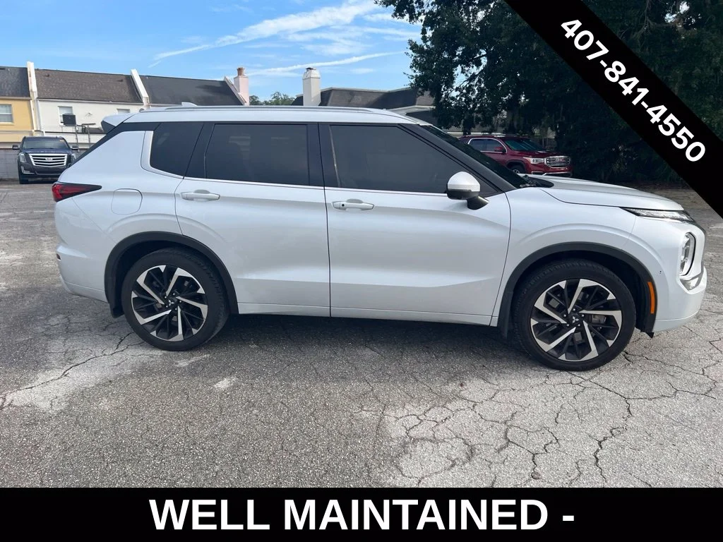 Used 2024 White Mitsubishi SEL image 2