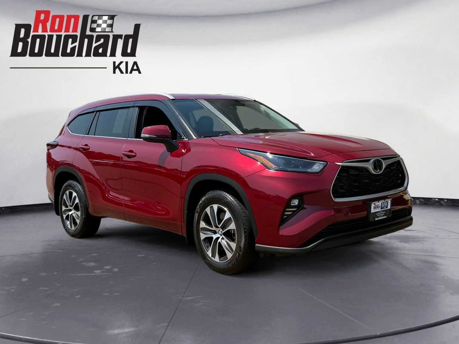 Used 2024 Ruby Flare Pearl Toyota XLE image 1