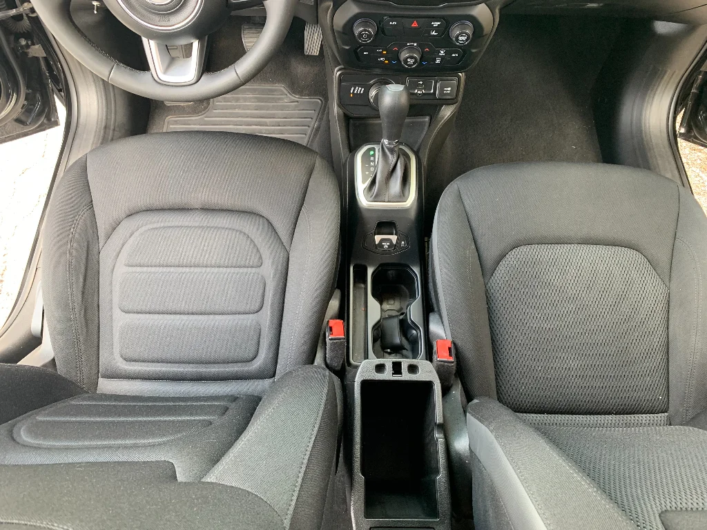 Used 2021 Black Clearcoat Jeep Latitude image 16