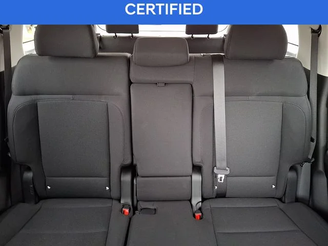 Used 2024 Silver Hyundai SE image 19