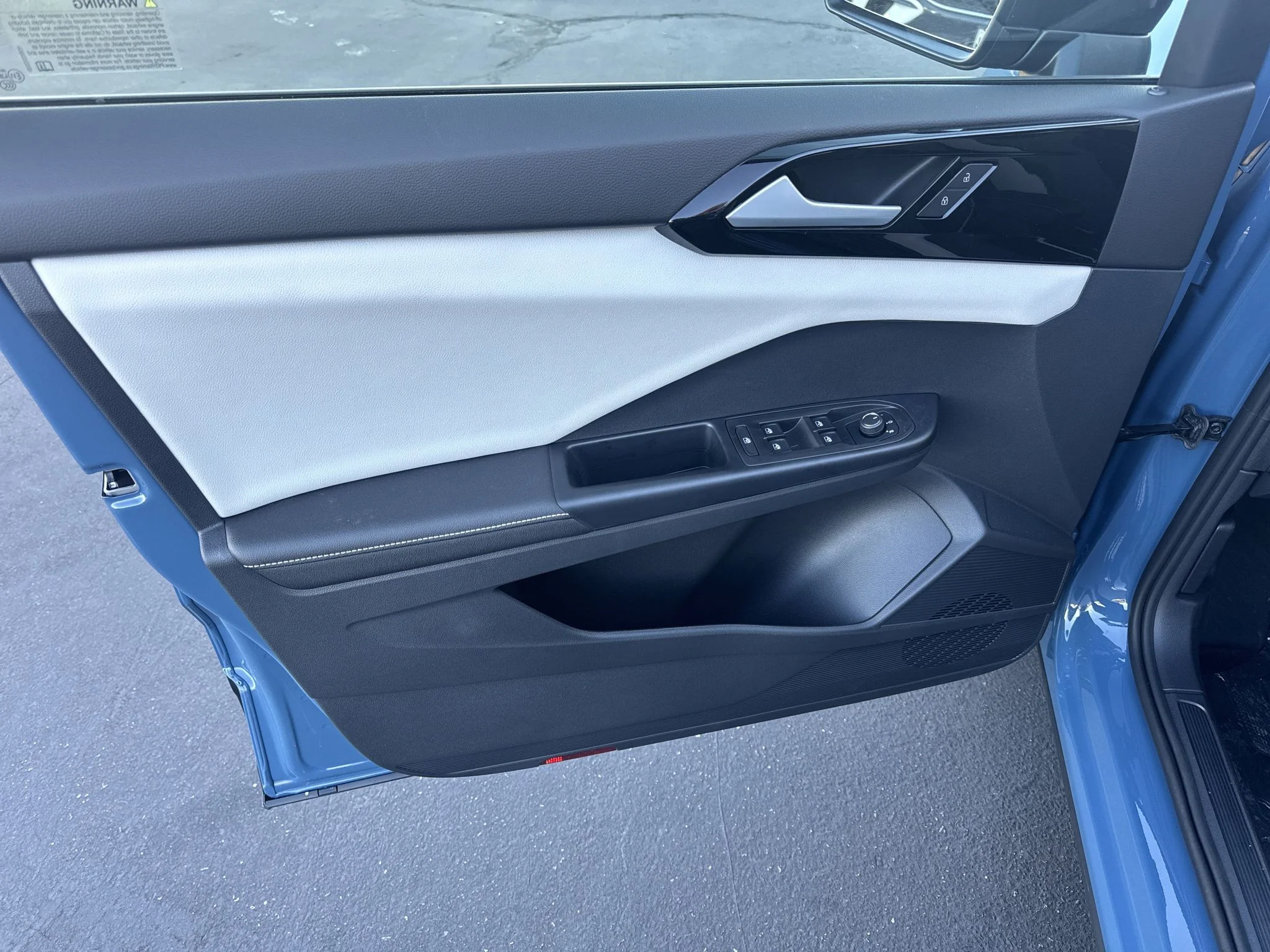New 2027 Monterey Blue Pearl Volkswagen S image 11