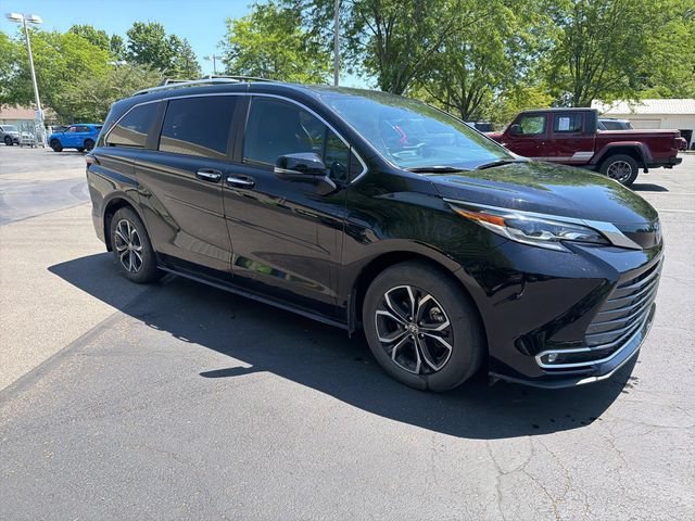 Used 2025 Black Toyota Platinum image 3