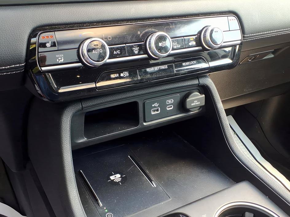 Used 2023 Platinum White Pearl Honda Touring image 23
