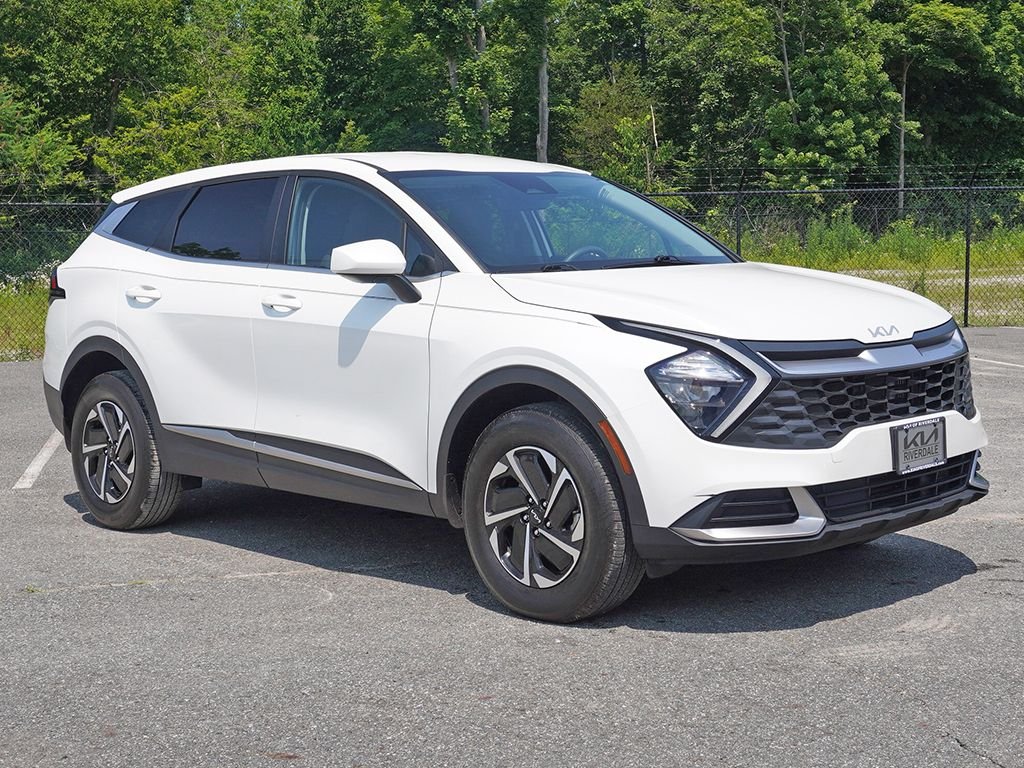 Used 2023 White Kia LX image 44