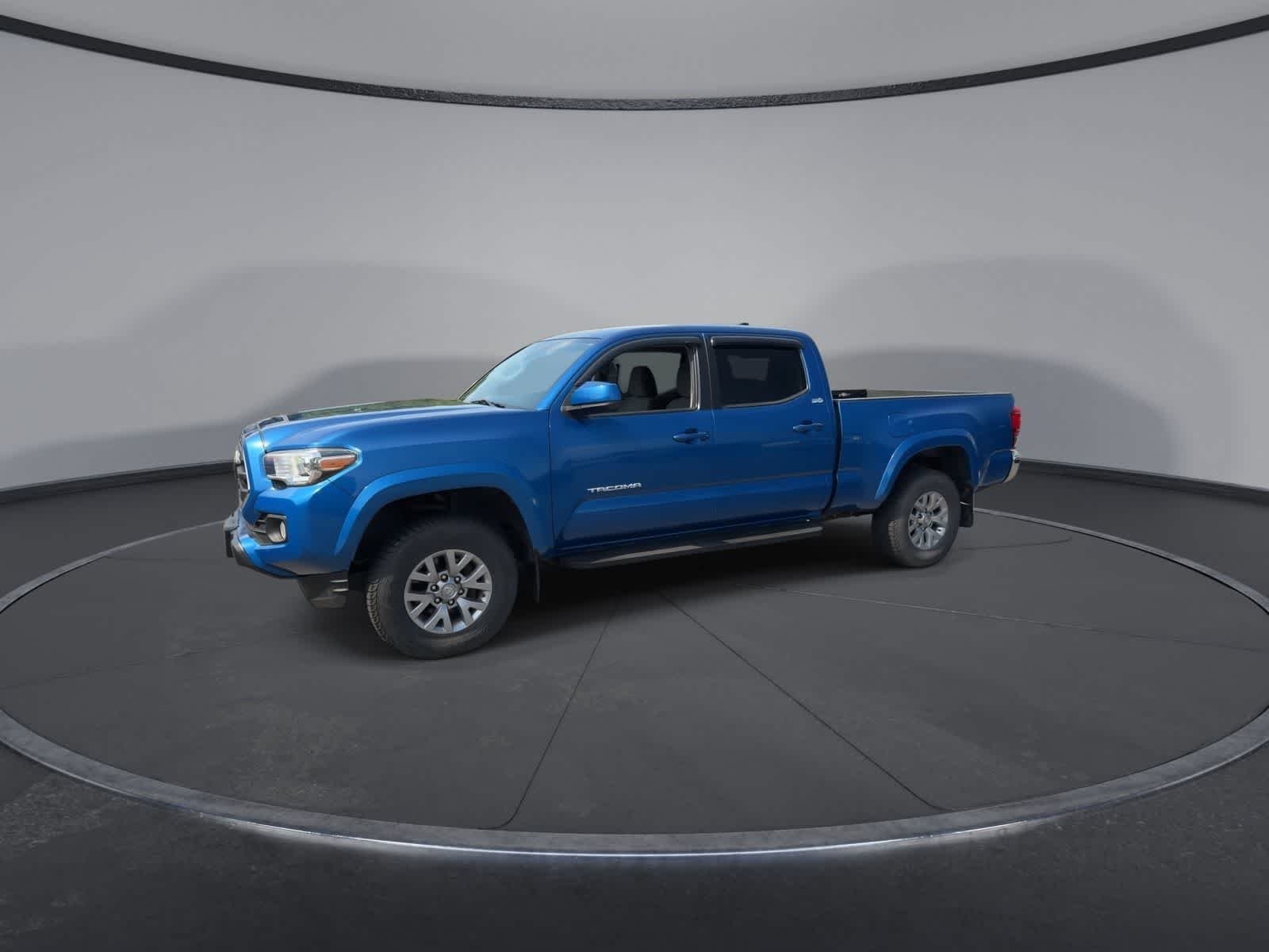 Used 2018 Blazing Blue Pearl Toyota SR5 image 4