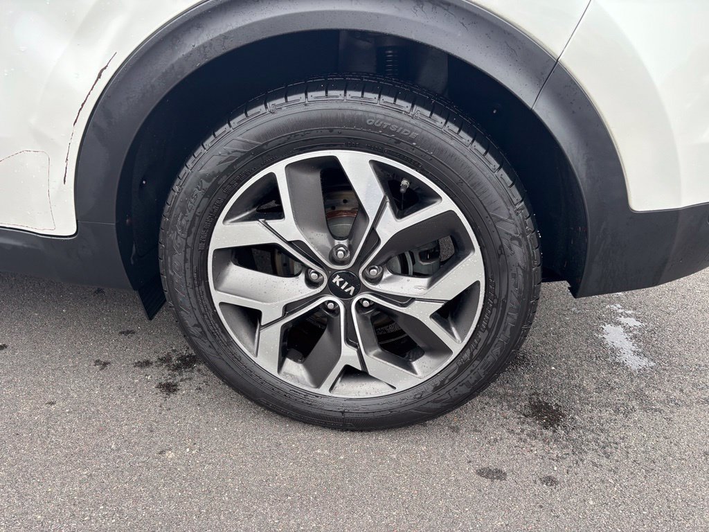 Used 2021 Snow White Pearl Kia EX image 12