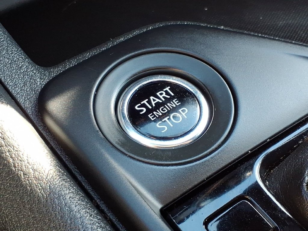 Used 2024 Cloud White Nissan S image 18