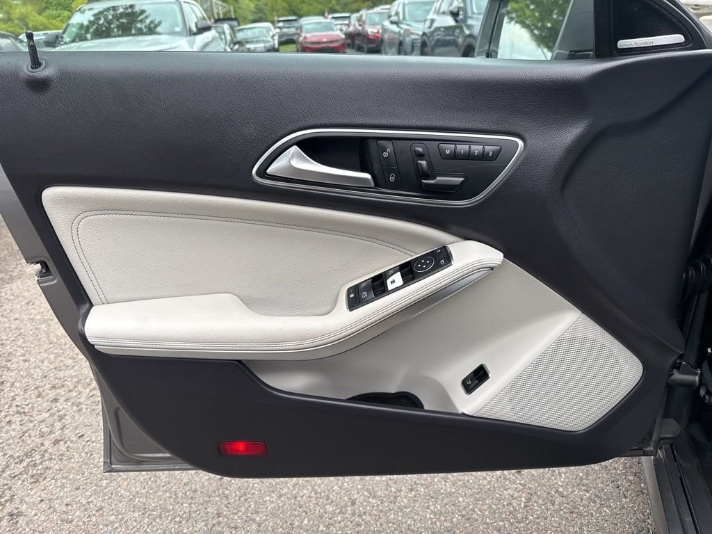 Used 2014 Mountain Gray Metallic Mercedes-Benz CLA 250 image 25