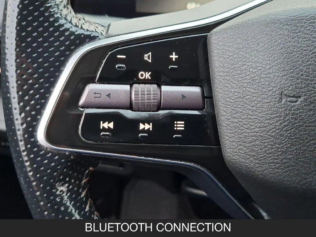 Used 2023 Blue Nissan VENTURE+ image 17