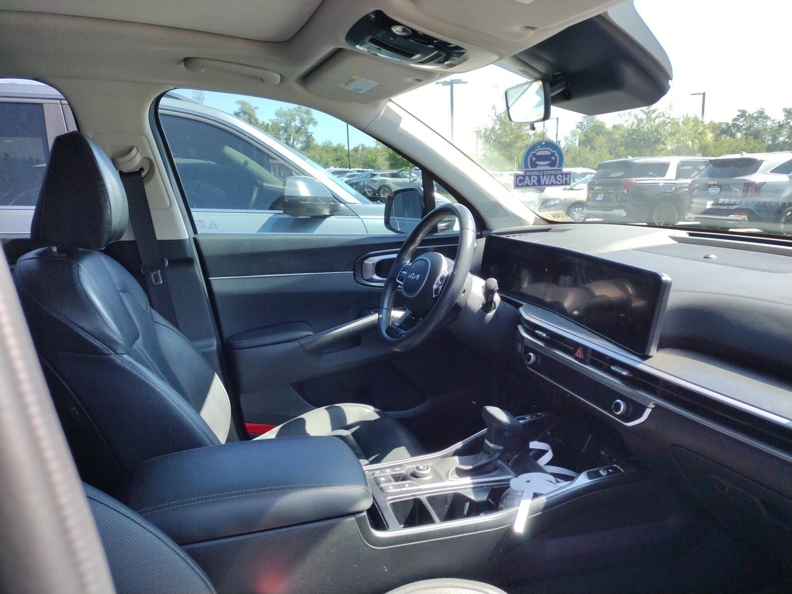 Used 2025 Silver Kia S image 4