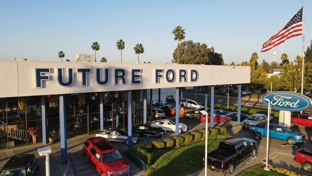 Used 2023 Gray Ford Black Diamond image 24