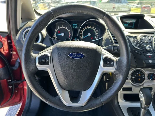 Used 2016 Red Ford SE image 17