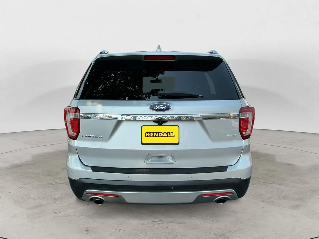 Used 2016 Silver Ford Limited image 6