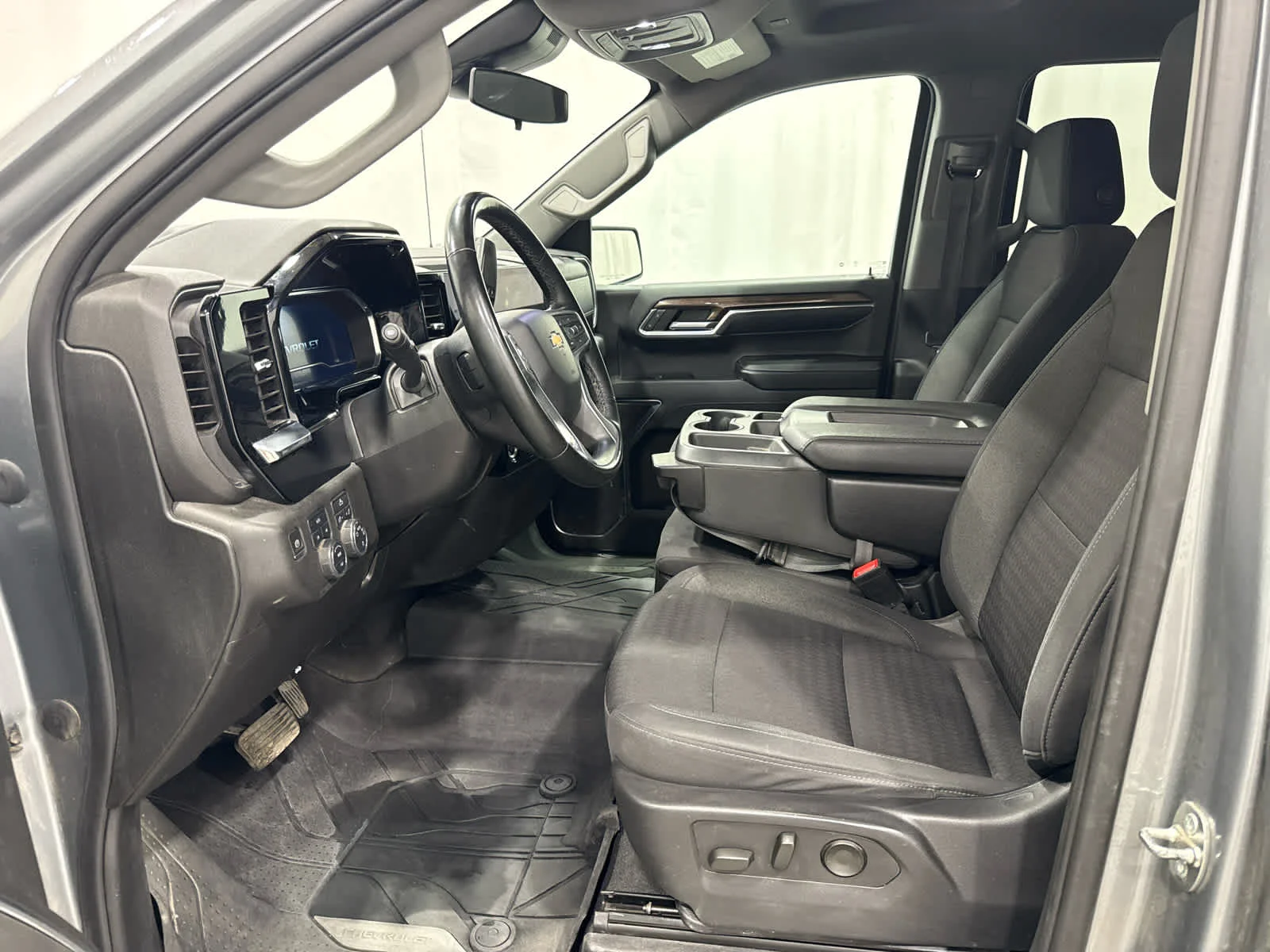 Used 2023 Sterling Gray Metallic Chevrolet LT image 11
