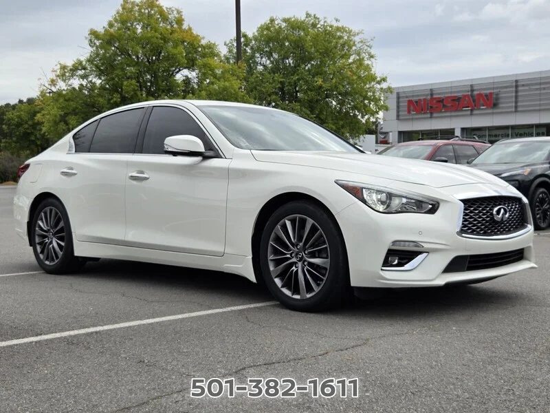 Used 2023 Pure White INFINITI LUXE RWD image 3