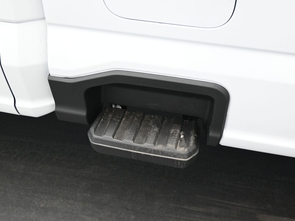 New 2026 Oxford White Ford XLT image 22