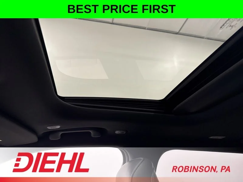 New 2026 Velvet Red Pearl-Coat Exterior Paint Jeep Laredo image 34