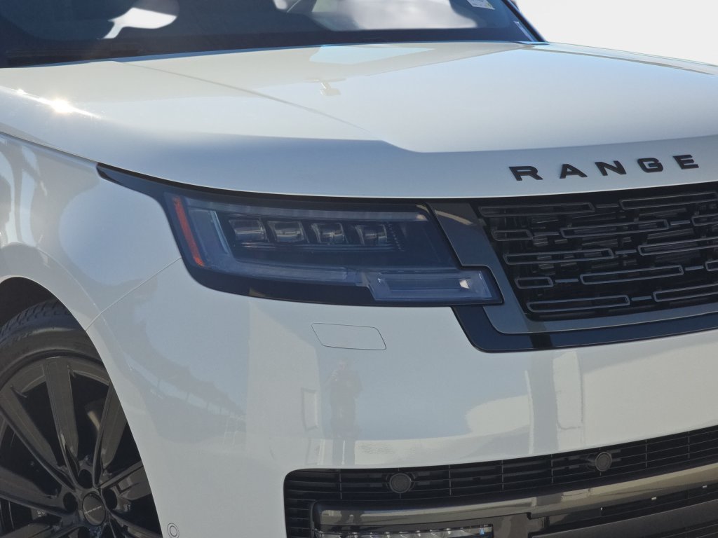 New 2026 Fuji White Land Rover SE image 34