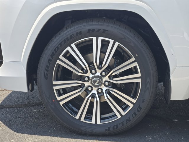 New 2026 Eminent White Pearl Lexus LUXURY image 15