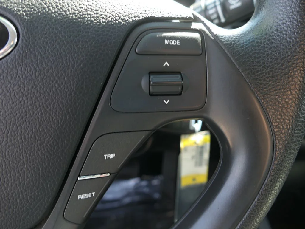 Used 2017 White Kia LX image 15