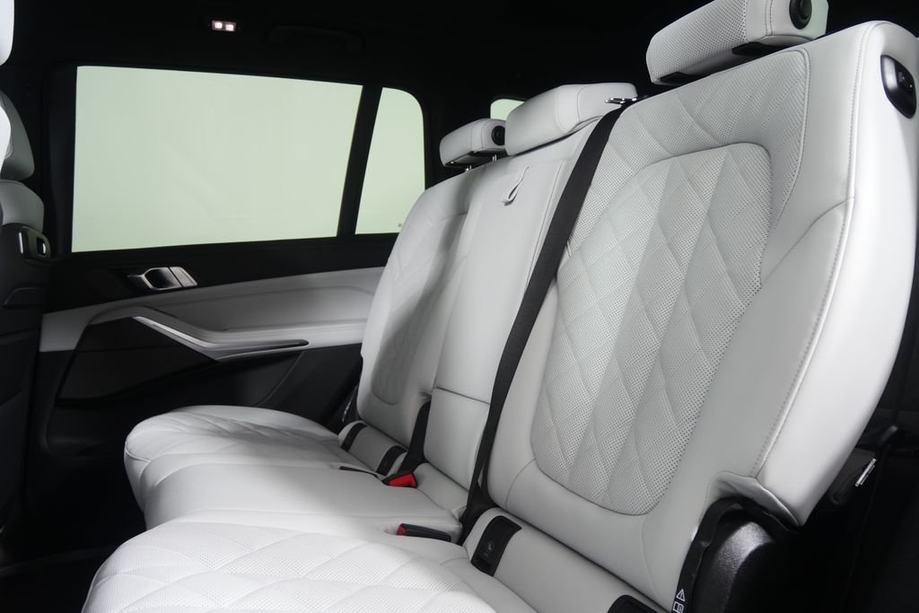 New 2027 Alpine White BMW xDrive40i image 15