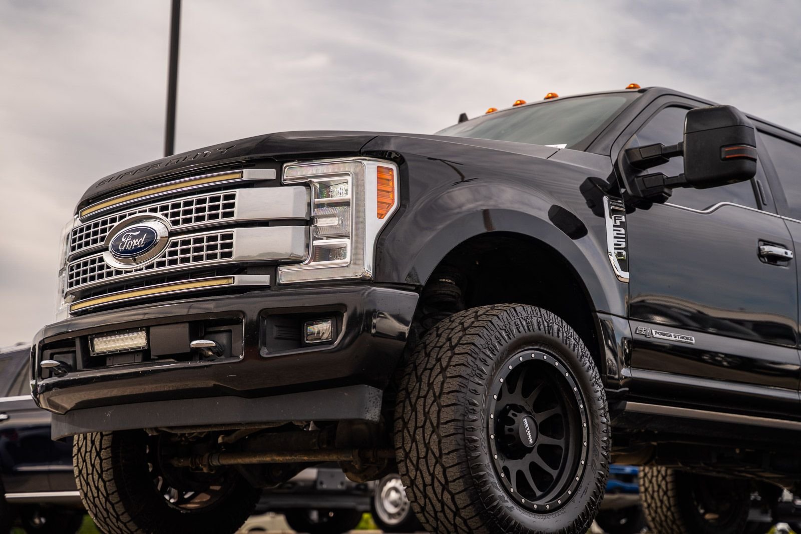 Used 2019 Black Ford Platinum image 3