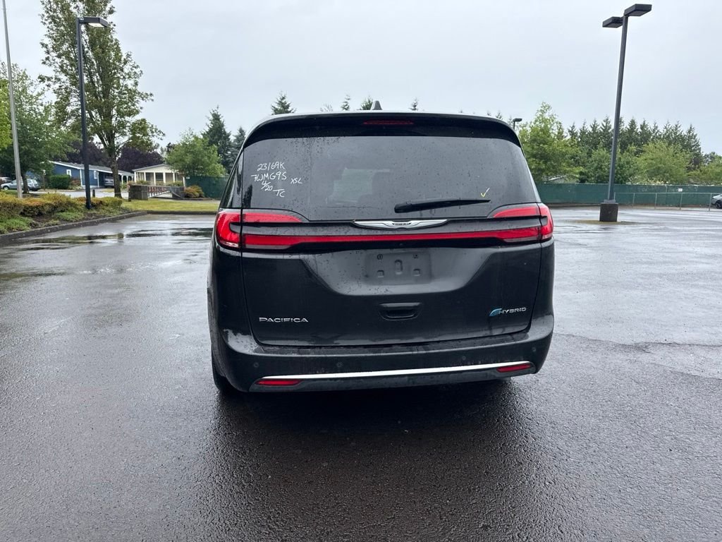 Used 2023 Brilliant Black Crystal Pearlcoat Chrysler Touring L image 6