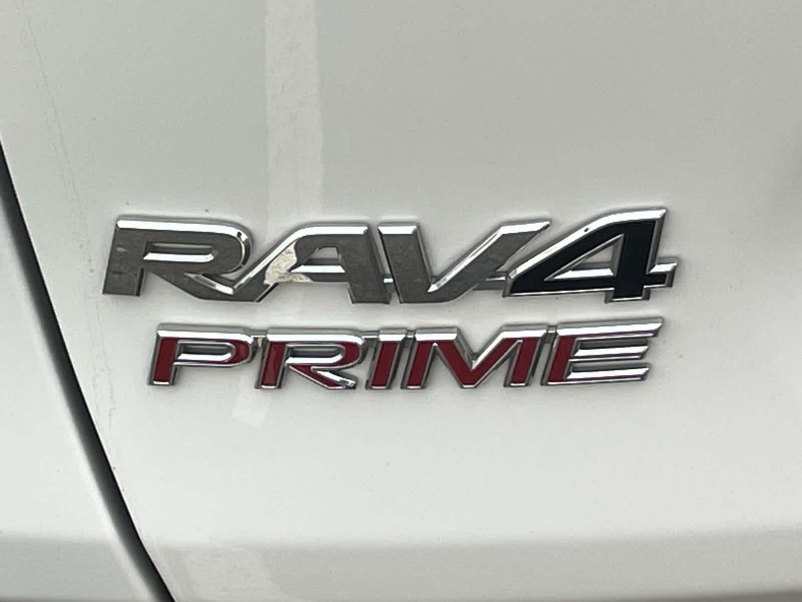 Used 2021 Super White Toyota SE image 15