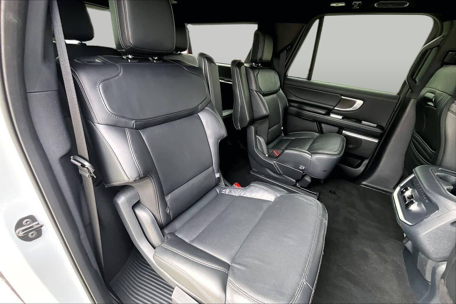 Used 2025 Space Silver Metallic Ford Platinum image 17