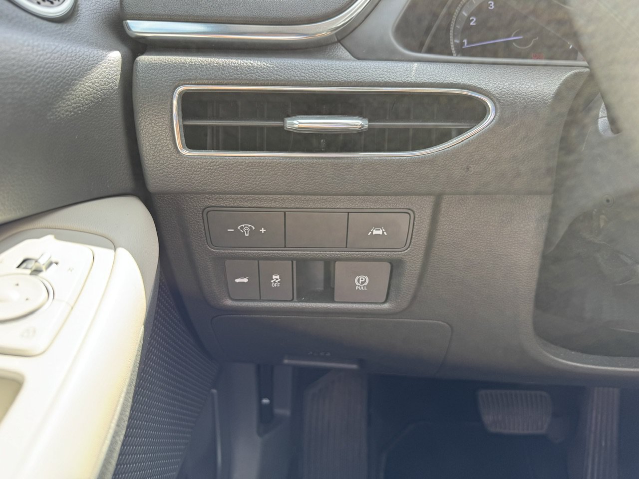 Used 2023 Portofino Gray Hyundai SEL image 31