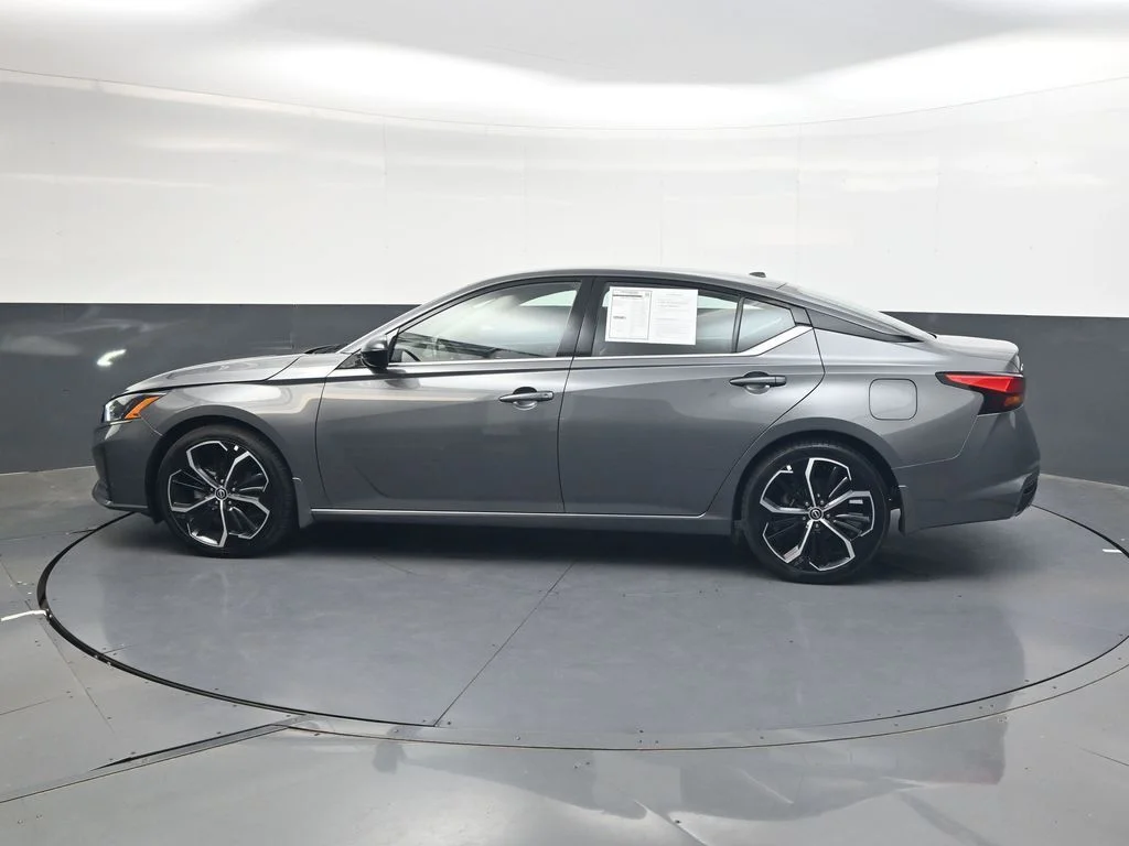 Used 2025 Gray Nissan 2.5 SR image 10