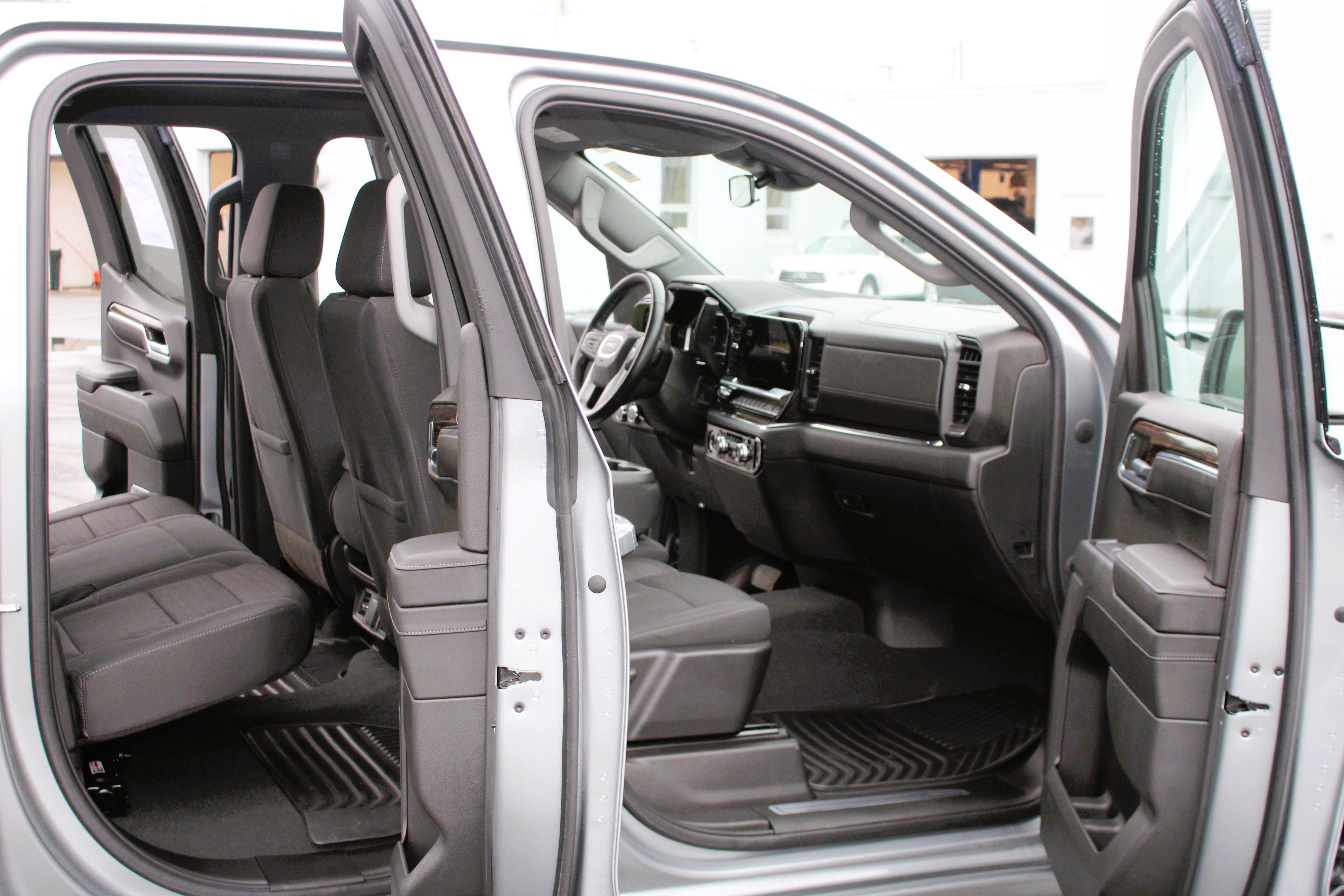 Used 2023 Sterling Metallic GMC Elevation image 17