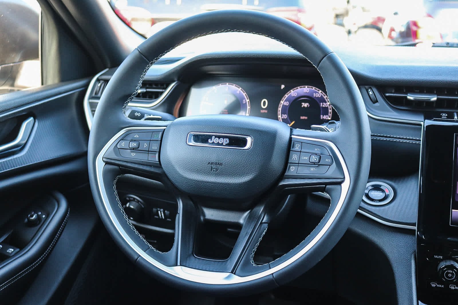 Used 2025 Diamond Black Crystal Pearlcoat Jeep Laredo X image 14