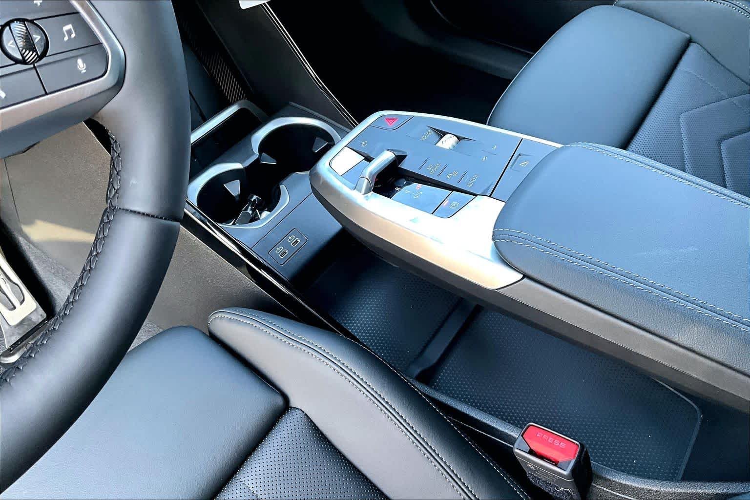 New 2027 Black Sapphire Metallic BMW xDrive28i image 8