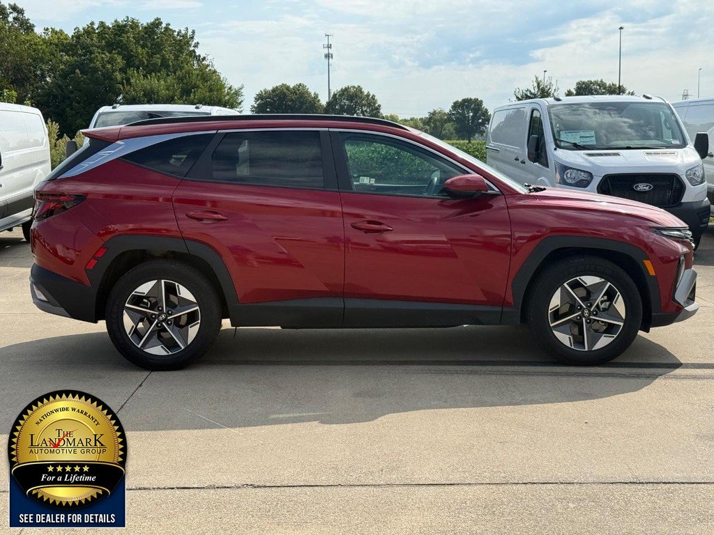 Used 2025 Ultimate Red Hyundai SEL FWD image 4