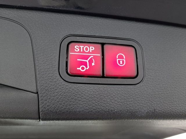 Used 2019  Mercedes-Benz GLC 300 image 29