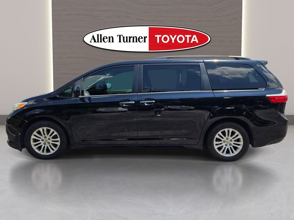 Used 2015 Black Toyota XLE image 14