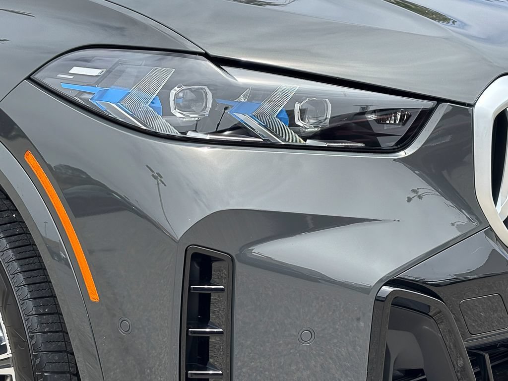 New 2026 Dravit Grey Metallic BMW xDrive40i image 6